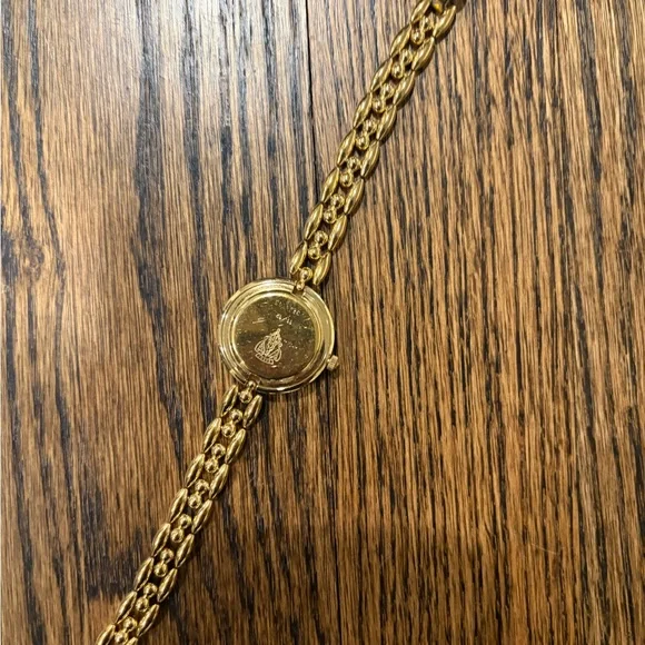 Gucci Vintage Gold Tone Link Bracelet Watch with Multiple Bezels - Picture 4 of 6